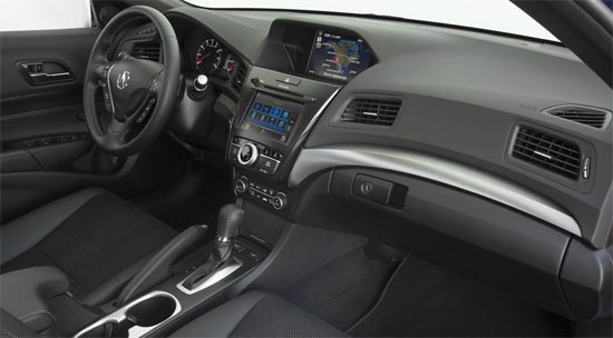 Тест-драйв В США начались продажи спортивного рестайлингового седана Acura ILX