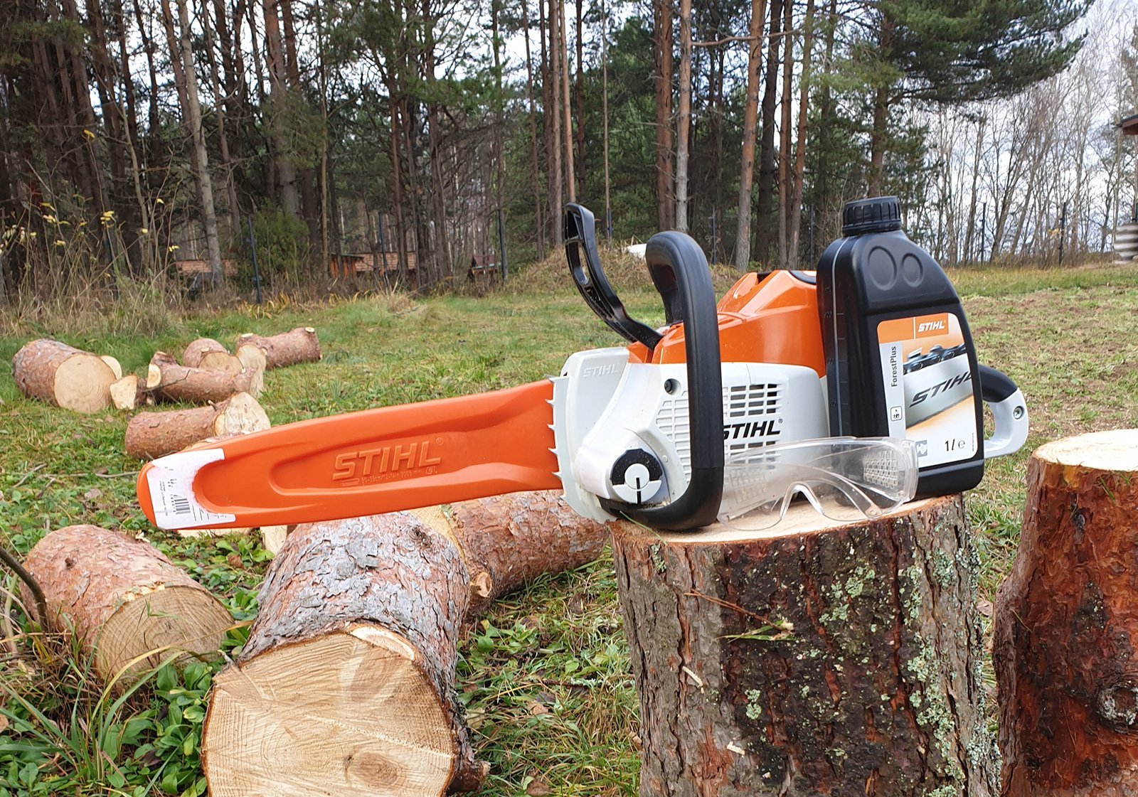 Взял аккумуляторную пилу Stihl: рассказываю, чем она лучше бензиновой