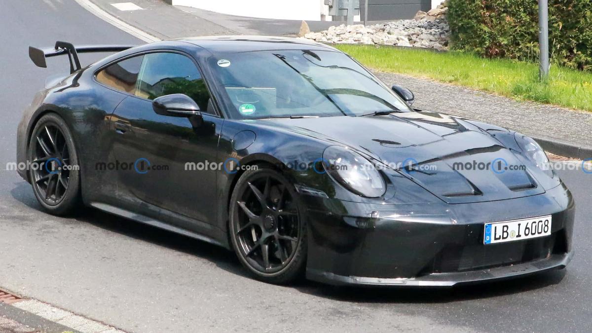 Прототип обновленного Porsche 911 GT3 получил очень грозный звук выхлопа