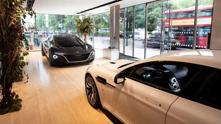 aston-martin-lagonda-vision-concept-and-rapide-e-in-london-showroom.jpg