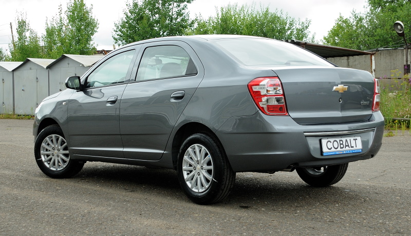 Бюджетный Chevrolet Cobalt вернулся в Россию: первые живые фото