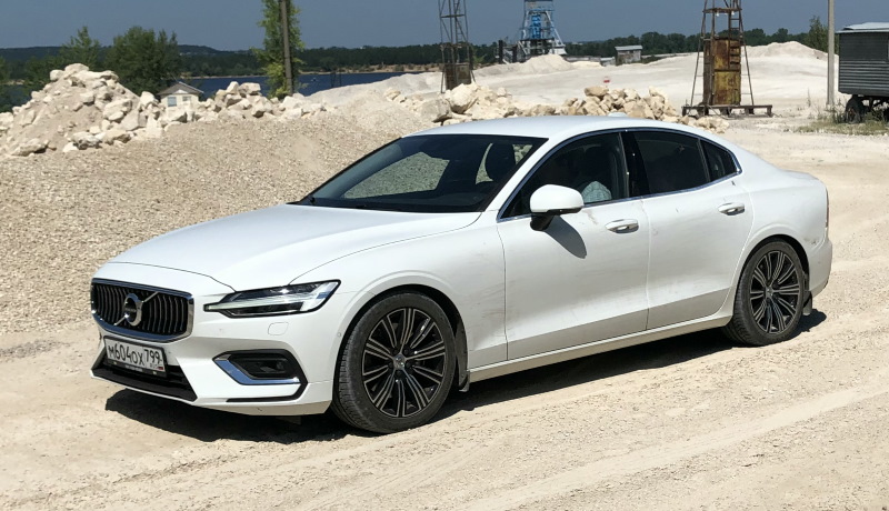 Швед или немец? Ищем особенное в седане Volvo S60