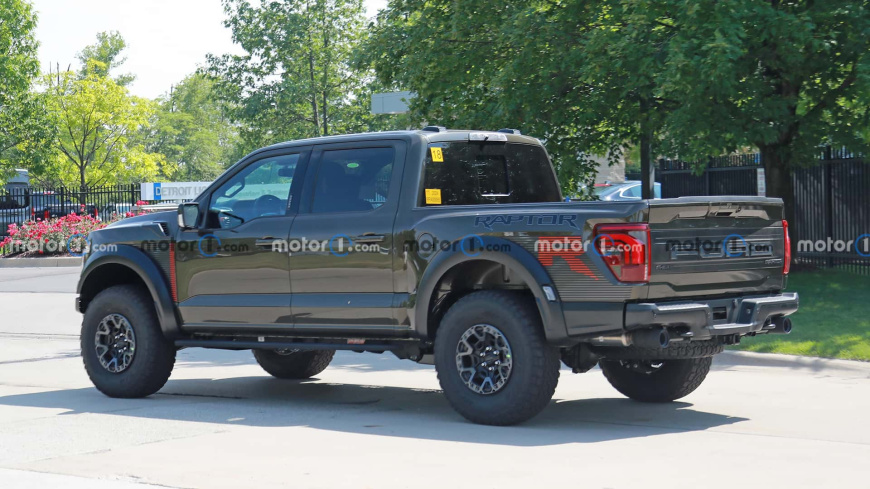 2024-ford-f-150-raptor-r-side-view-spy-photo.jpg