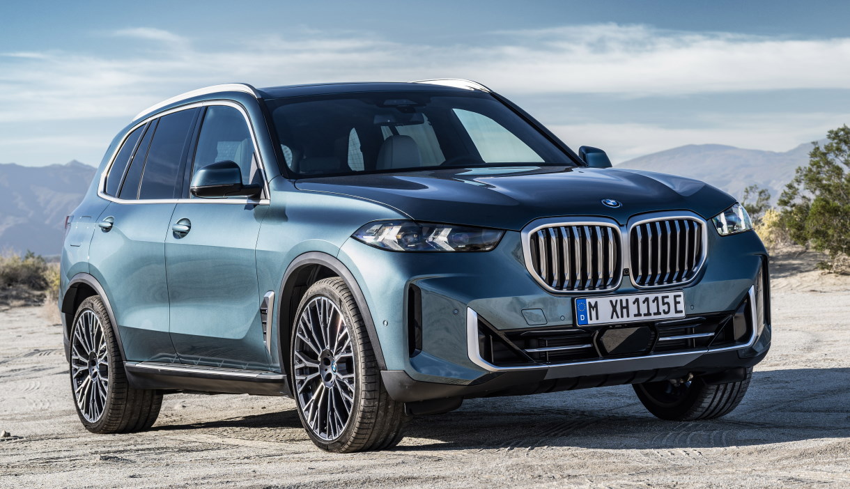 Компания BMW обновила кроссоверы X5 и X6