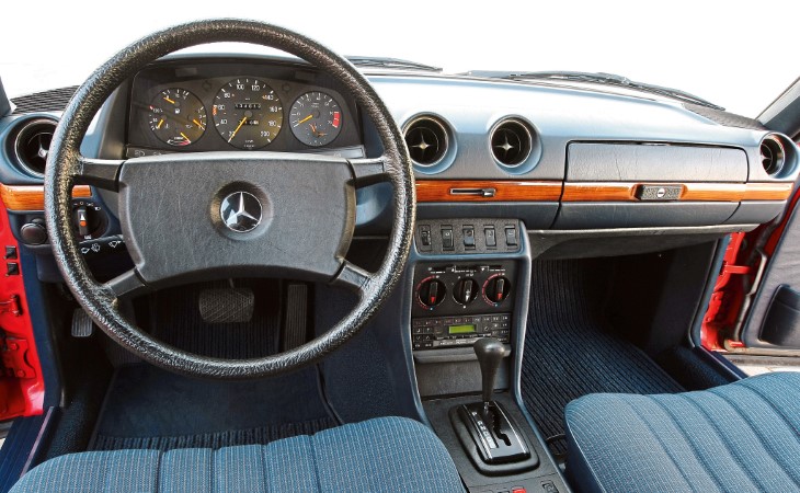 Автомобилю Mercedes-Benz W123 исполнилось 40 лет