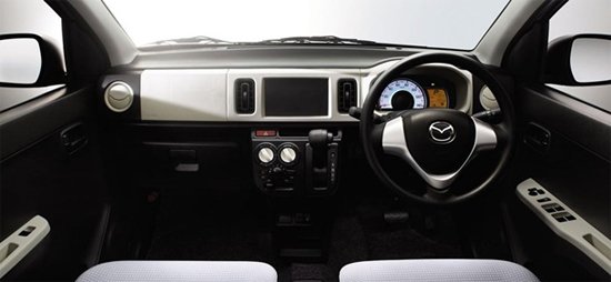 Тест-драйв Mazda представила самый компактный автомобиль Carol нового поколения