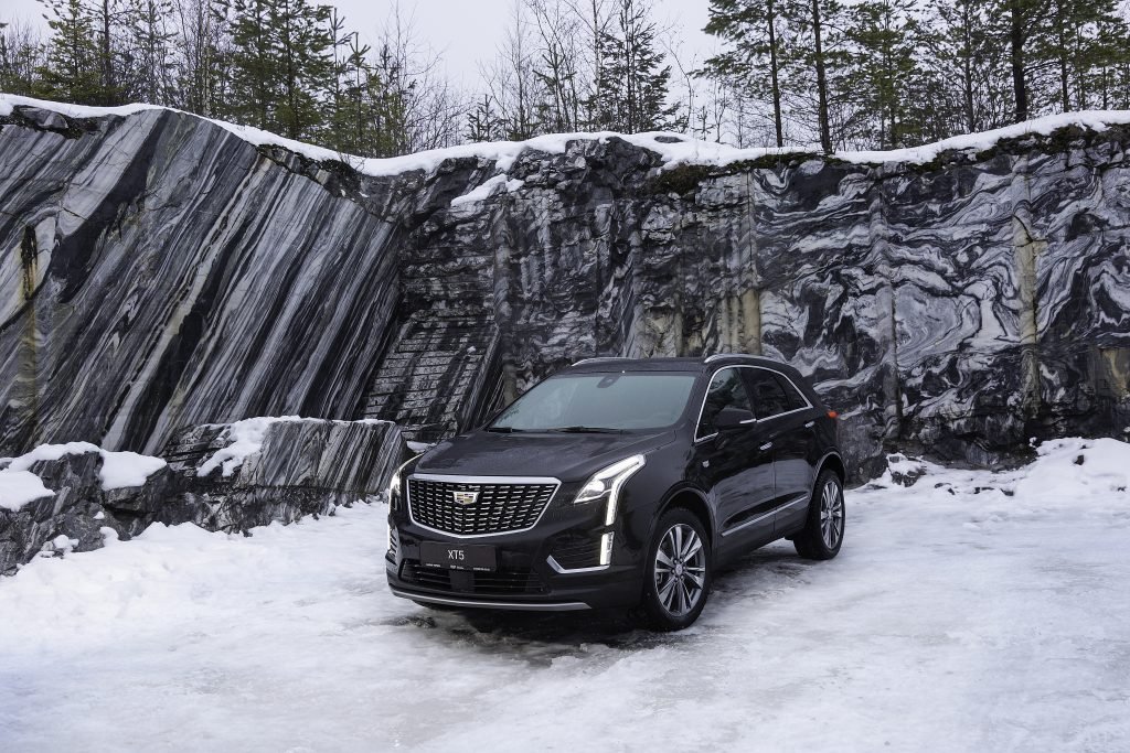 Знакомимся с Cadillac XT6 и прицениваемся к XT5. Большой сюрприз от «Кэдди»