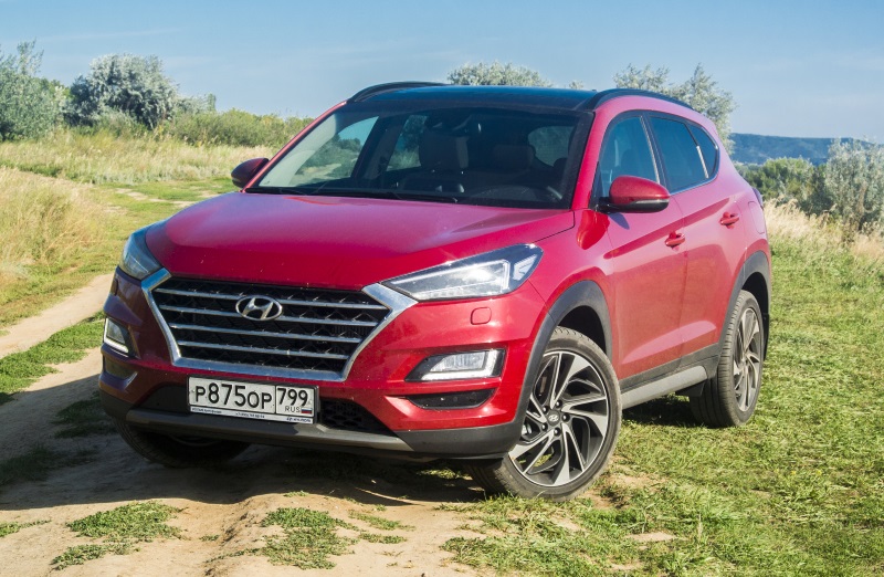 Вопрос выбора: купить кроссовер Hyundai Creta или доплатить за Tucson?