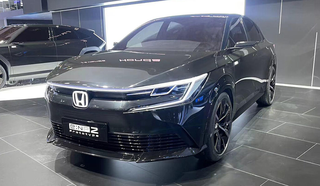 «Двое из ларца одинаковых с лица»: электрические новинки Honda в Шанхае