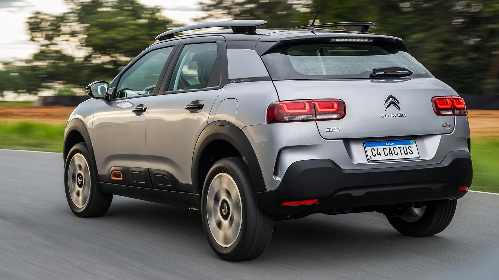 Компания Citroen представила обновленный кроссовер C4 Cactus, который может ездить на этаноле