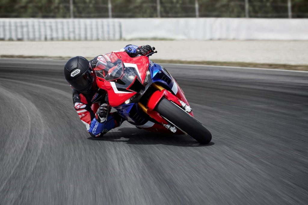 Honda представила в Милане новые спортбайки CBR1000RR-R Fireblade и CBR1000RR-R Fireblade SP