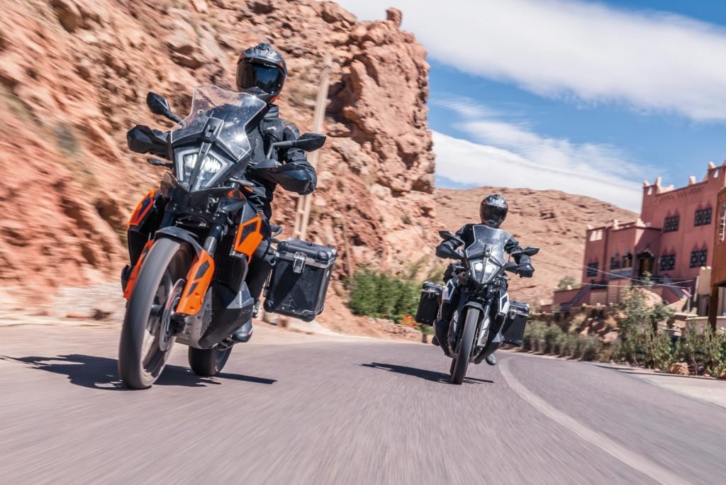 KTM 790 Adventure: мотоцикл двойного назначения по цене кроссовера