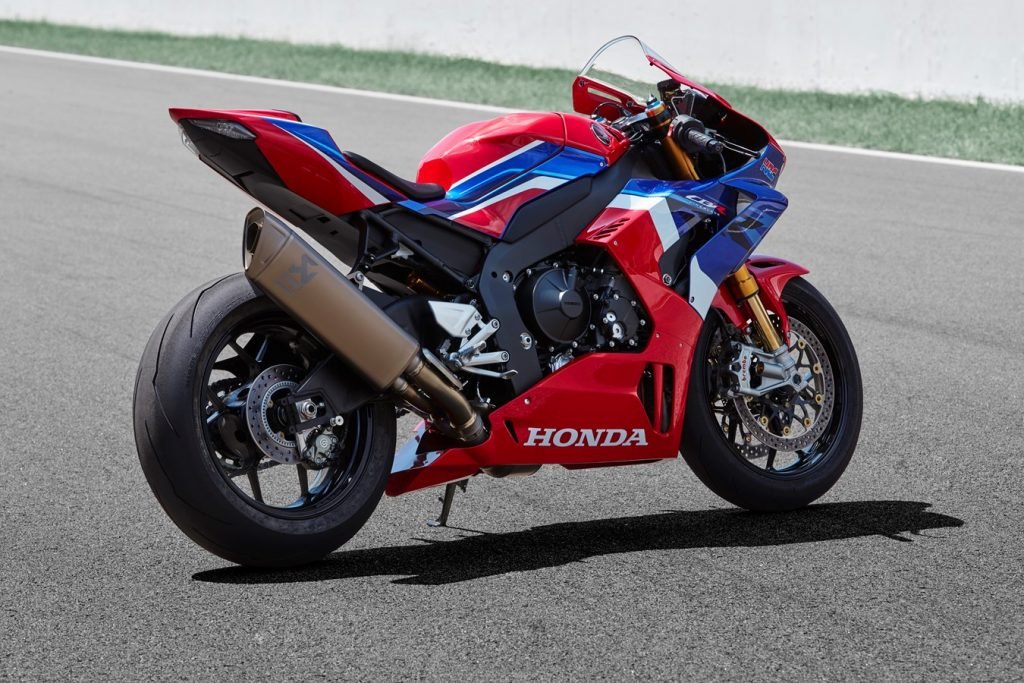 Honda представила в Милане новые спортбайки CBR1000RR-R Fireblade и CBR1000RR-R Fireblade SP