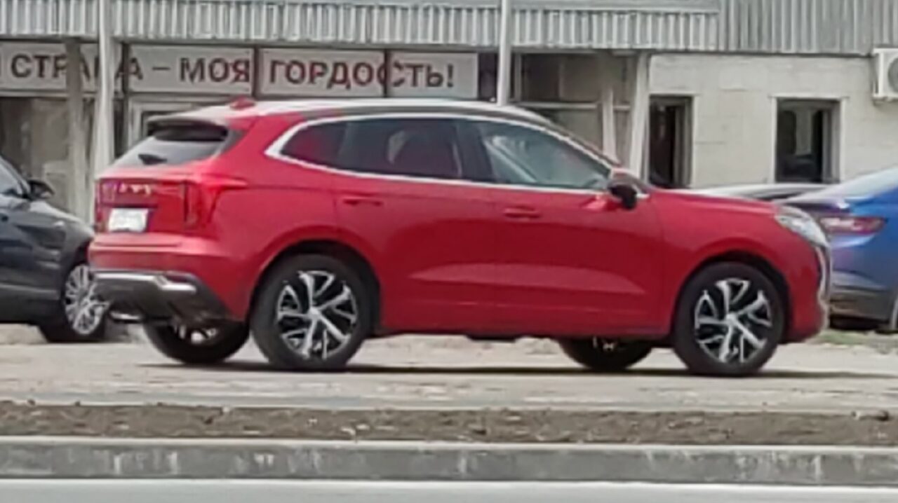 Avtograd News: Кроссовер Haval Jolion сфотографировали в заводском центре АвтоВАЗа