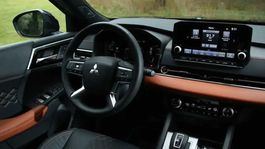 2023-mitsubishi-outlander-phev-interior.jpg