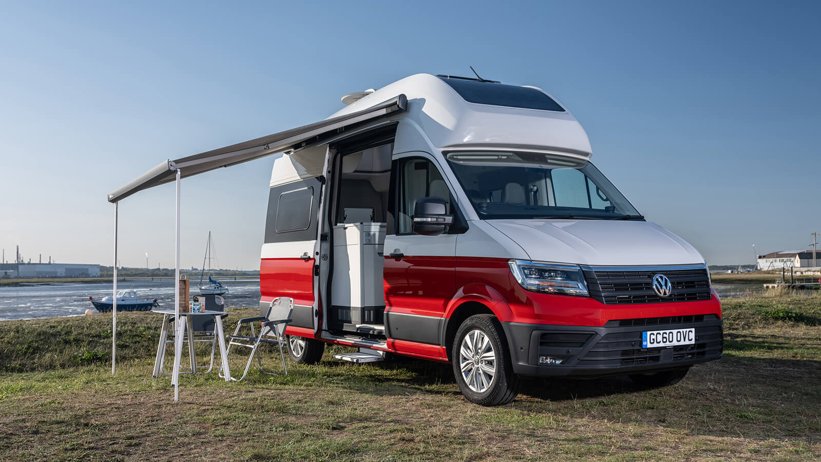 В России начались продажи микроавтобусов и фургонов Volkswagen Crafter