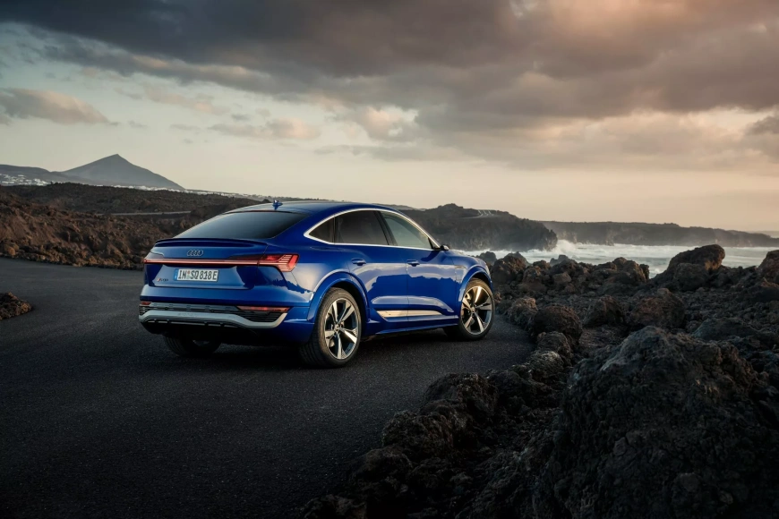 2024-Audi-Q8-e-tron-711-5.webp