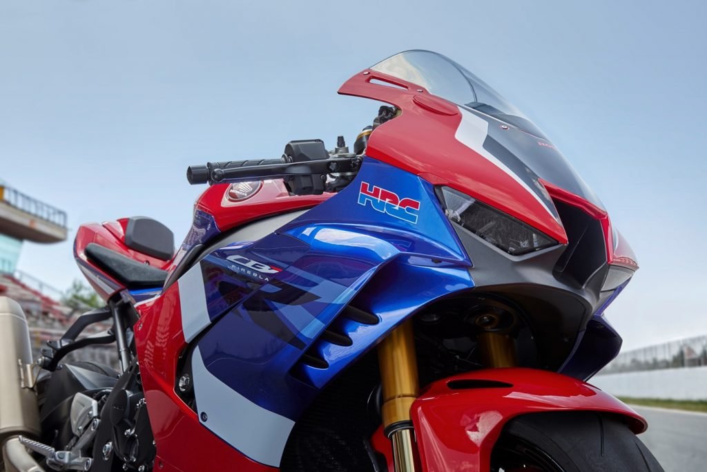 Honda представила в Милане новые спортбайки CBR1000RR-R Fireblade и CBR1000RR-R Fireblade SP