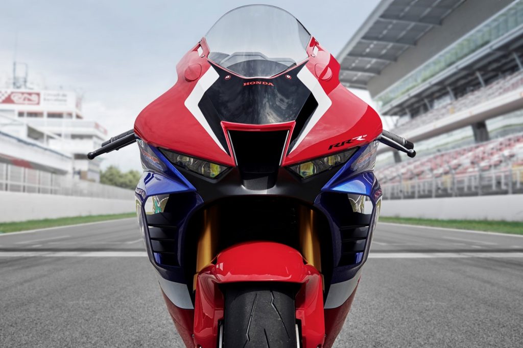 Honda представила в Милане новые спортбайки CBR1000RR-R Fireblade и CBR1000RR-R Fireblade SP