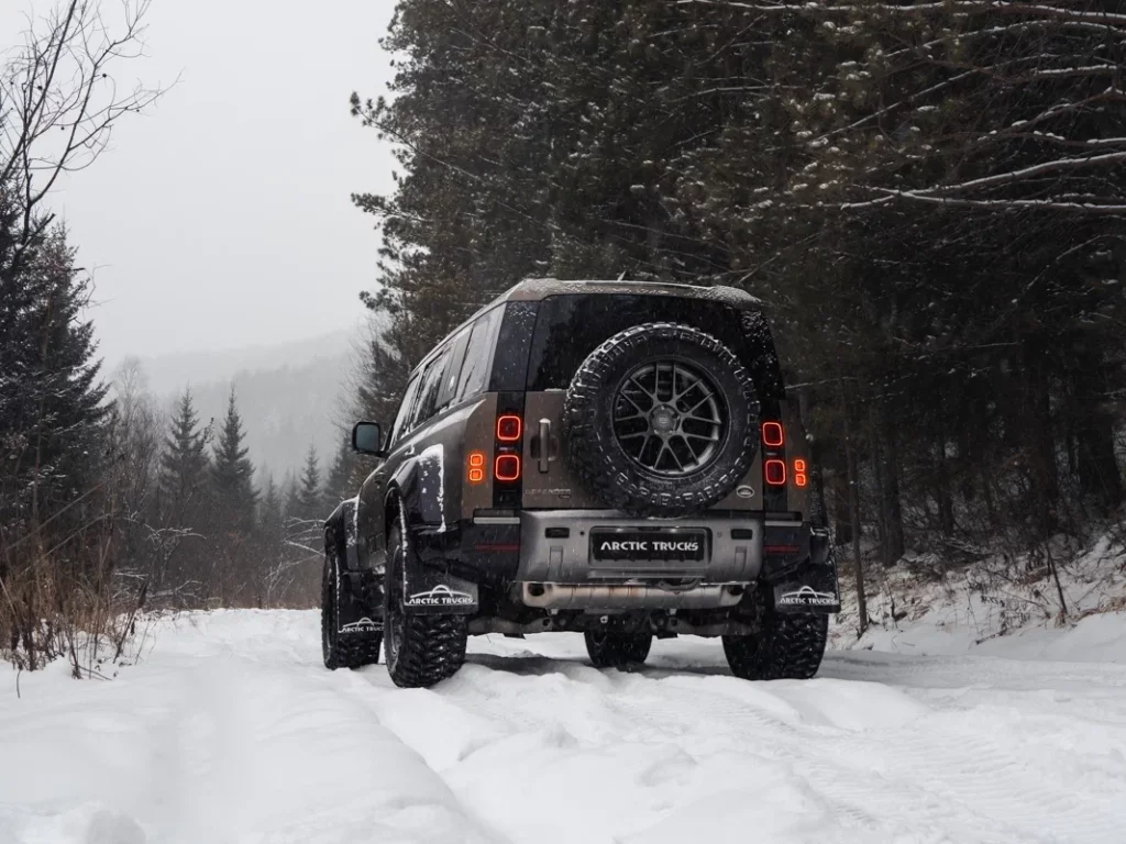 В России сделали крутой внедорожник из Land Rover Defender