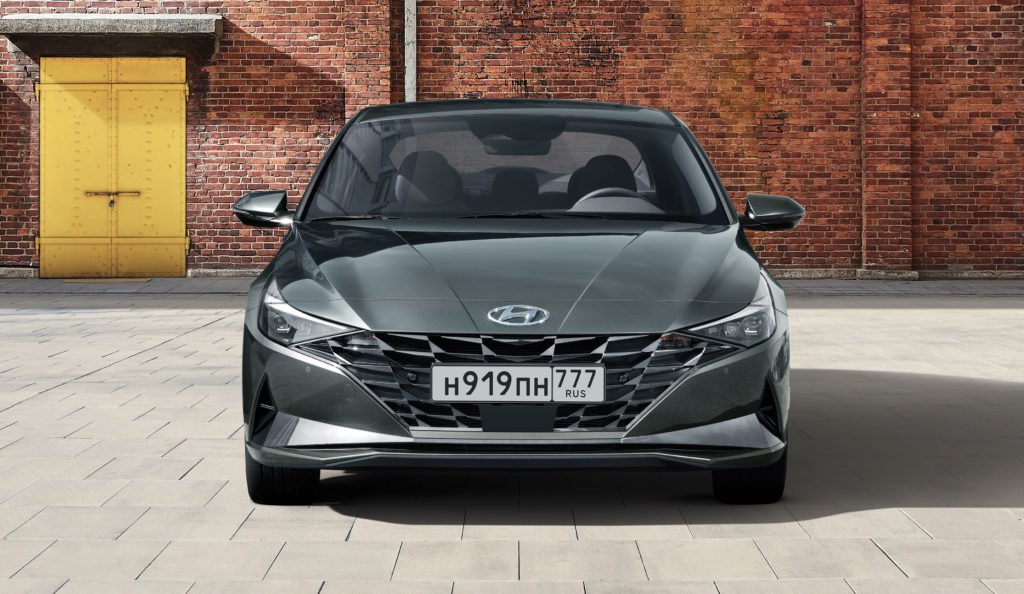 История успеха Hyundai Elantra: от простого седана до мирового бестселлера, который продаётся онлайн