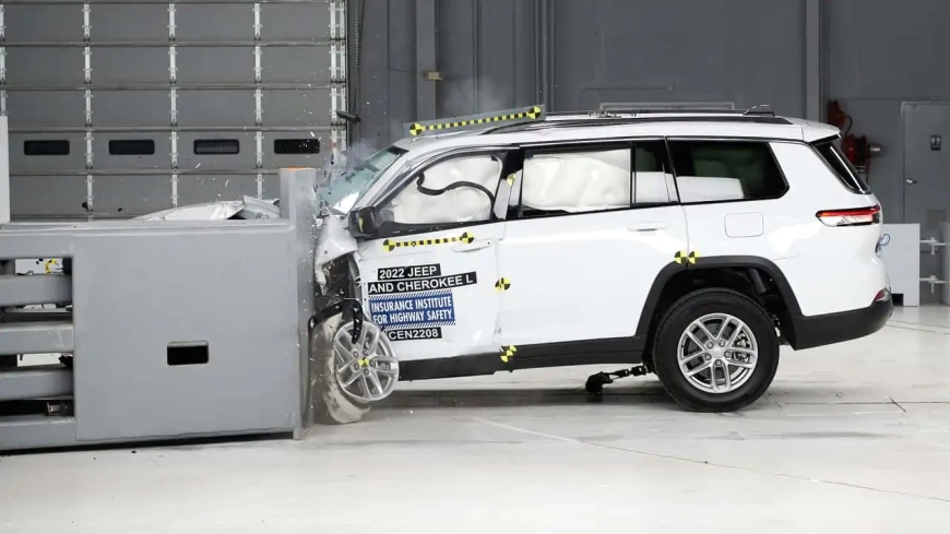 2023-jeep-grand-cherokee-crash-test.webp