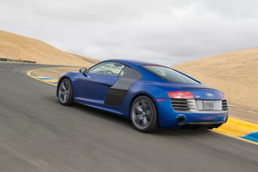 Audi-R8-History-809-2.webp