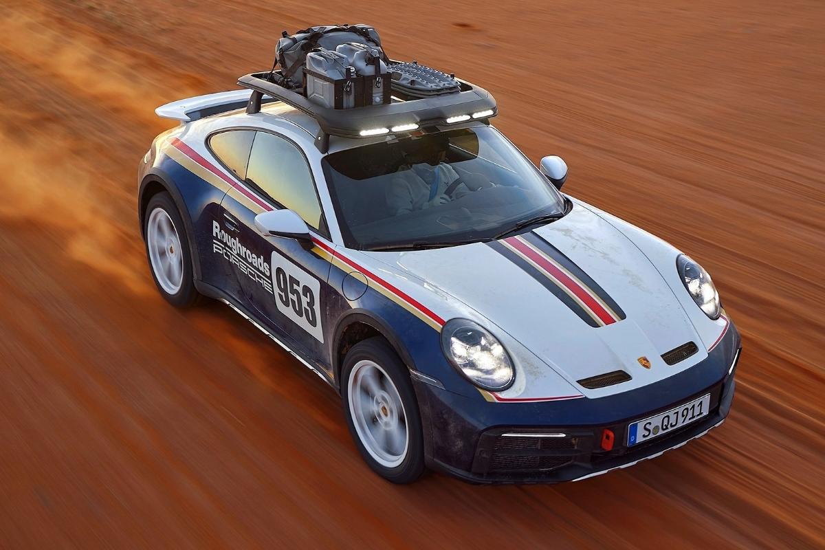 Смотрите, как Porsche 911 Dakar летит по трассе Нюрбургринге на дикой скорости 