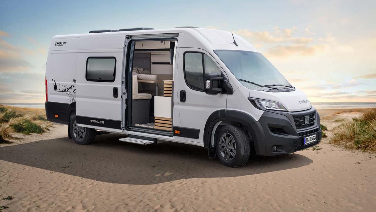 В салоне небольшого Fiat Camper от Weinsberg есть все, что нужно для путешествий 