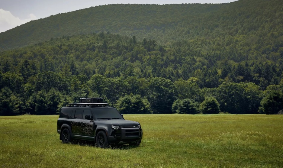 Land Rover Defender 2023 года получил спецверсию Trophy Edition за 10 млн рублей