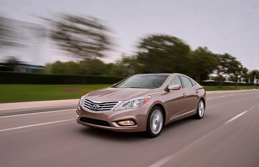 2012-Hyundai-Azera-2048x1326.webp