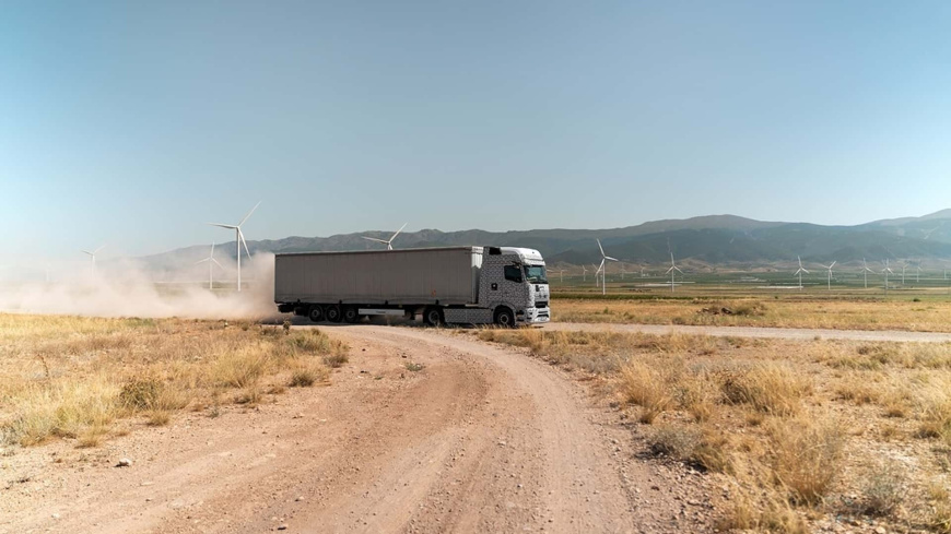 mercedes-benz-eactros-600-side-profile.jpg