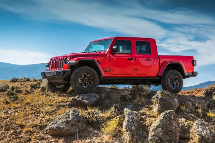 2023-Jeep-Gladiator-1.webp