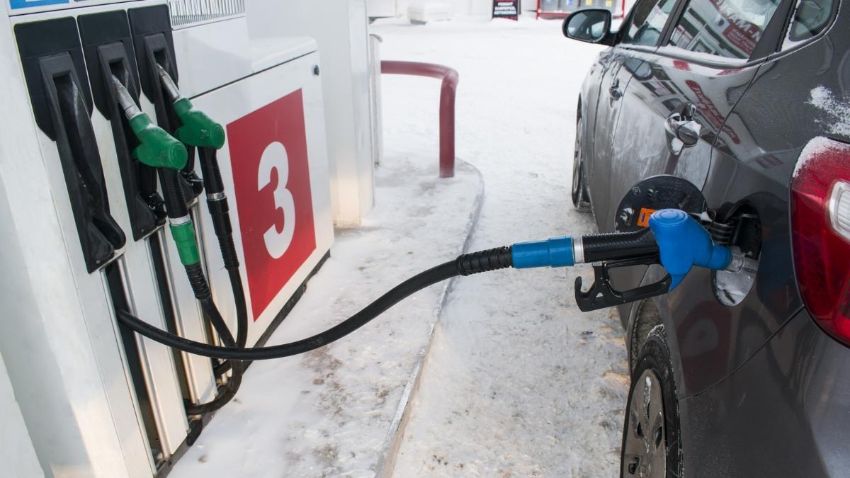 Назван неожиданный способ сэкономить бензин этой зимой