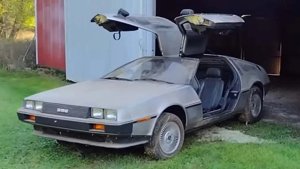 Этот DeLorean 1981 года с пробегом в 1 572 км. не ржавеет и имеет оригинальные шины