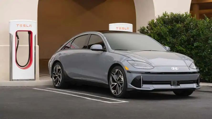 Электромобили Hyundai будут использовать зарядный порт Tesla NACS начиная с 2024 года