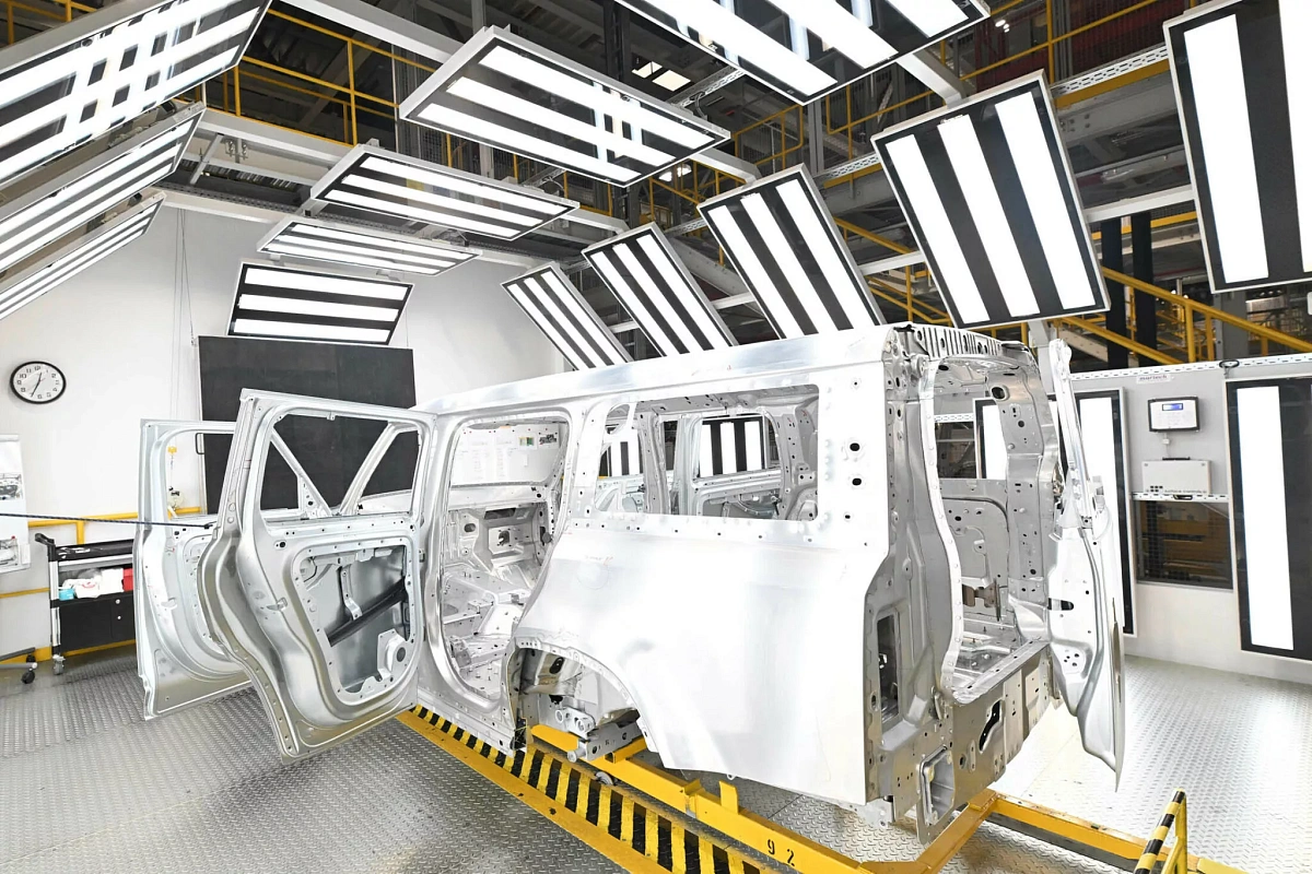 Производство электрического Land Rover Defender вместо Великобритании налажено в Словакии