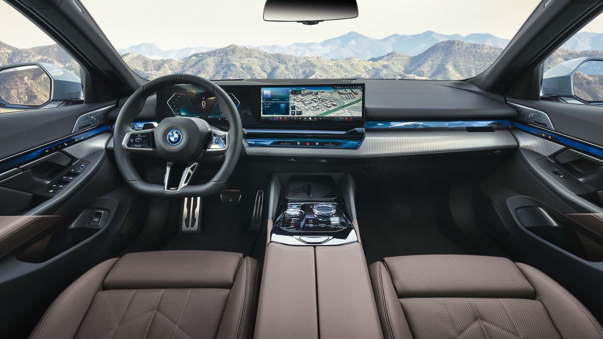 В России начались продажи седана BMW 5-Series нового поколения за 10,75 млн рублей