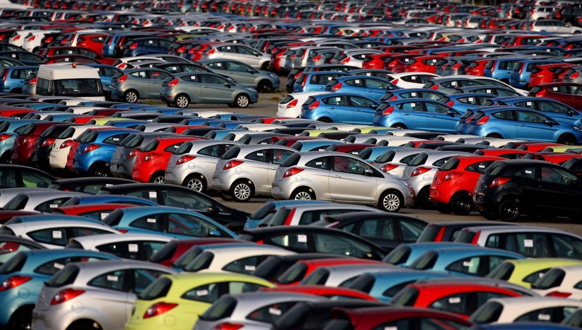 ТАСС: Траты россиян на покупку новых авто в сентябре сократились впервые с начала года