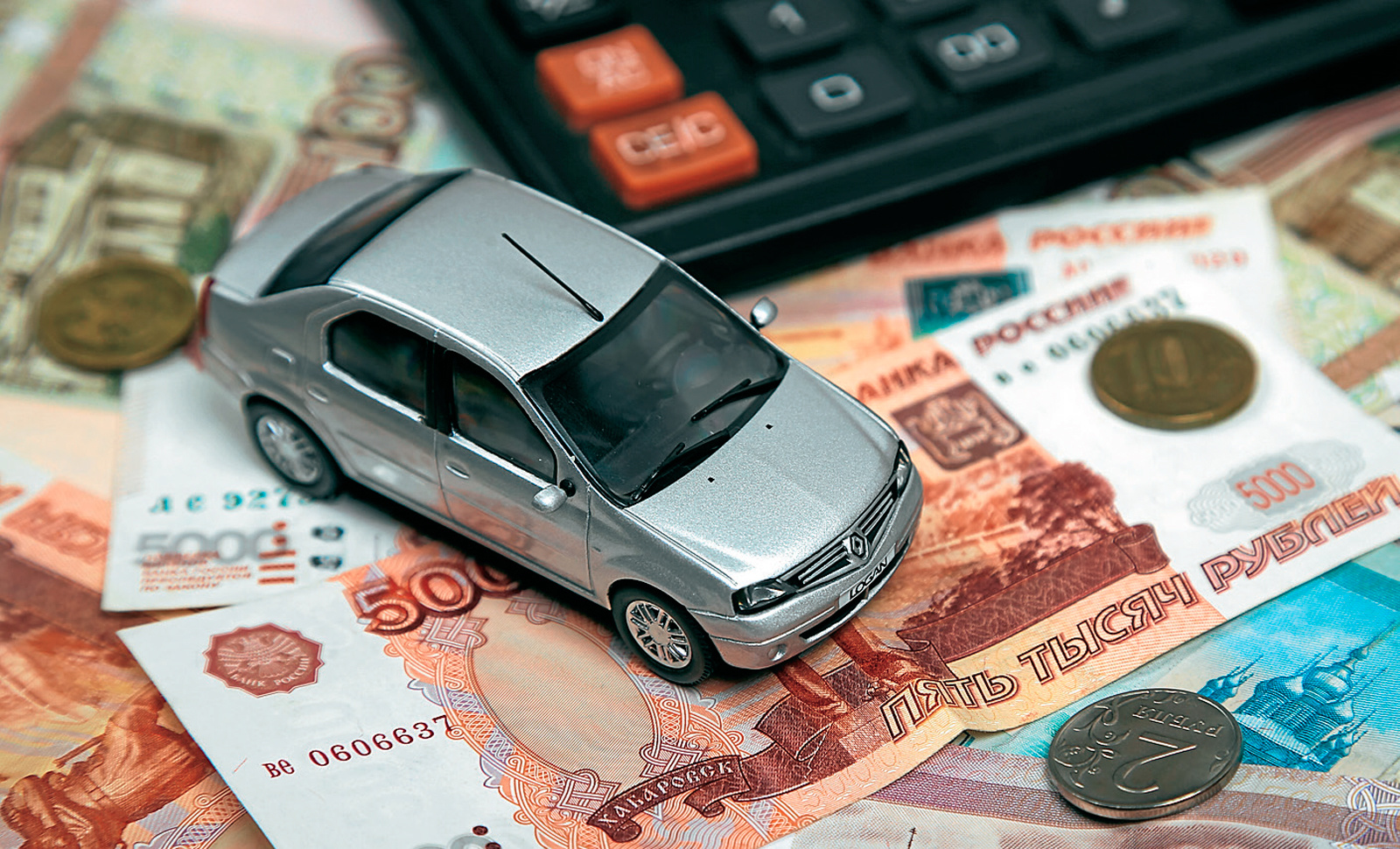 Известия: в РФ предложили ограничить размер комиссий дилеров при продаже автомашин