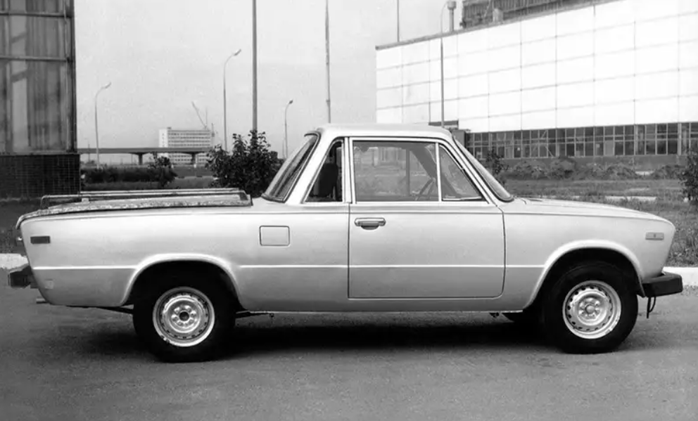 Автосайт За рулем рассказал о трех невероятных автомобилях из СССР
