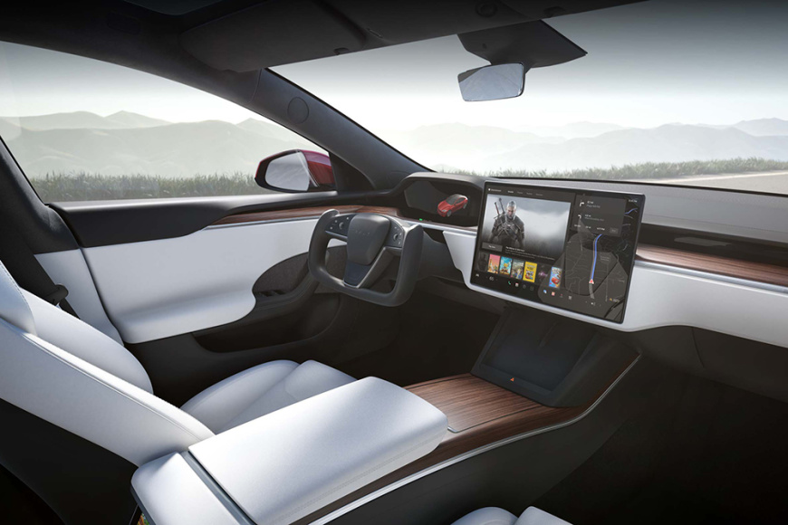 teslaS_interior_1000.jpg