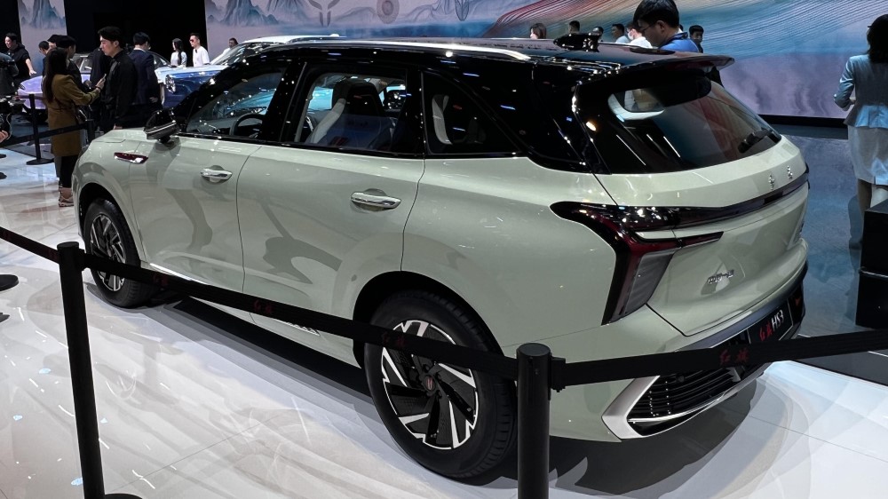 Hongqi расширит линейку для РФ в 2024 году аналогами BMW X3 и Toyota Alphard