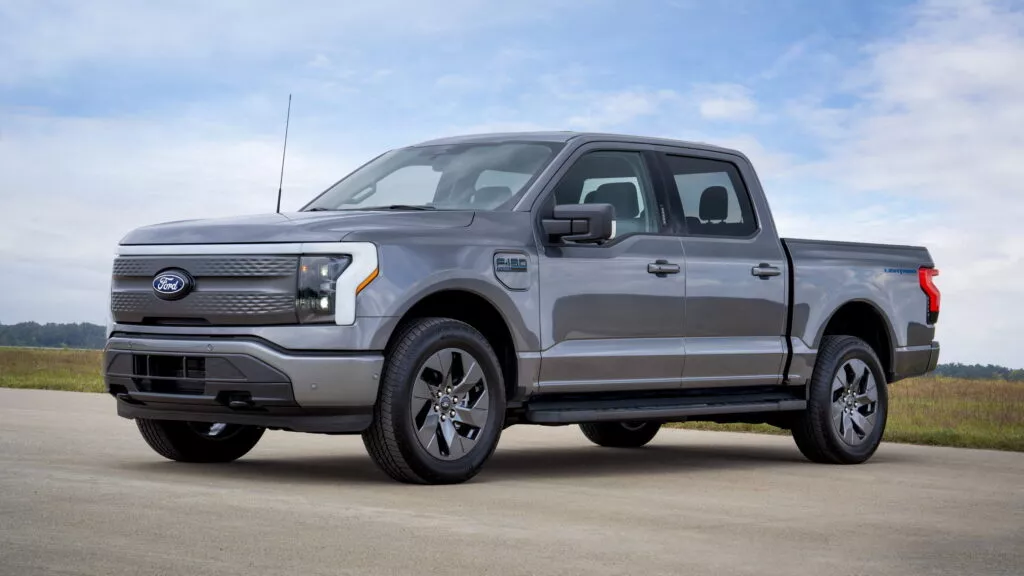 Пикап Ford F-150 получит новую комплектацию Lightning Flash 2024 года