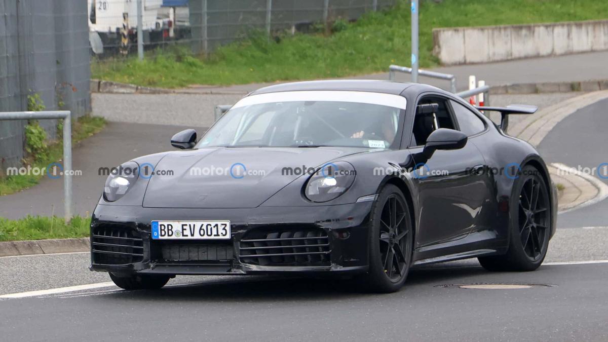 Компания Porsche заявляет, что гибридная версия Porsche 911 выйдет в 2025 году 