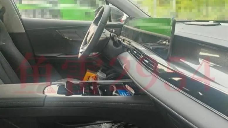 Электрический кроссовер Omoda E5 заметили на дорогах