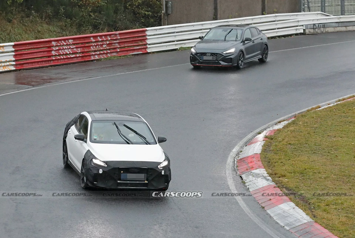 Обновленный Hyundai i30 Fastback N вышел на тесты вместе с текущей моделью