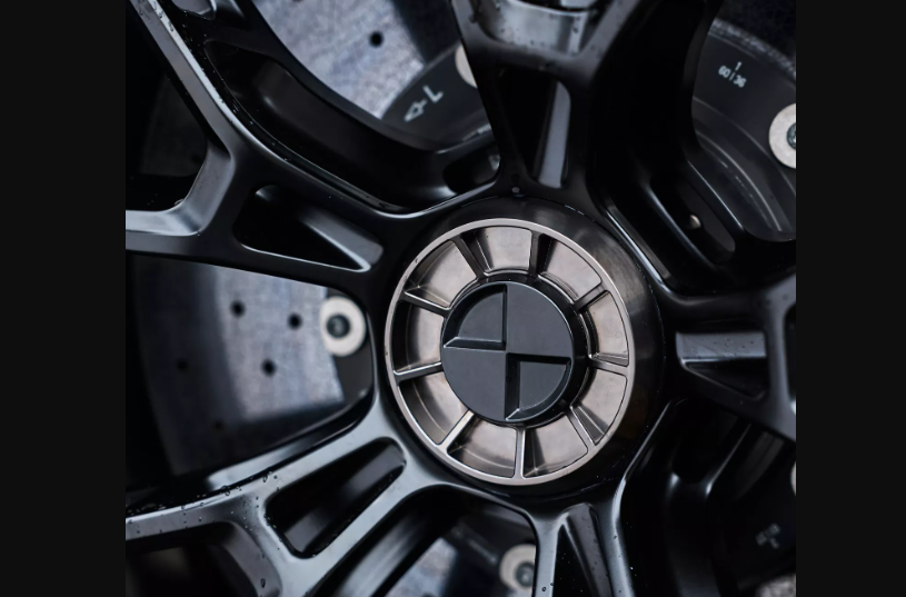 Представлены новые колёса от BMW M Performance Parts в гоночном стиле