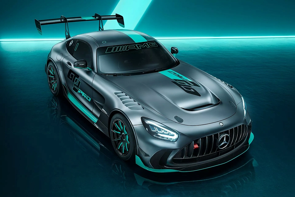 Mercedes официально представил совершенно новый немецкий спорткар Mercedes-AMG GT2 PRO