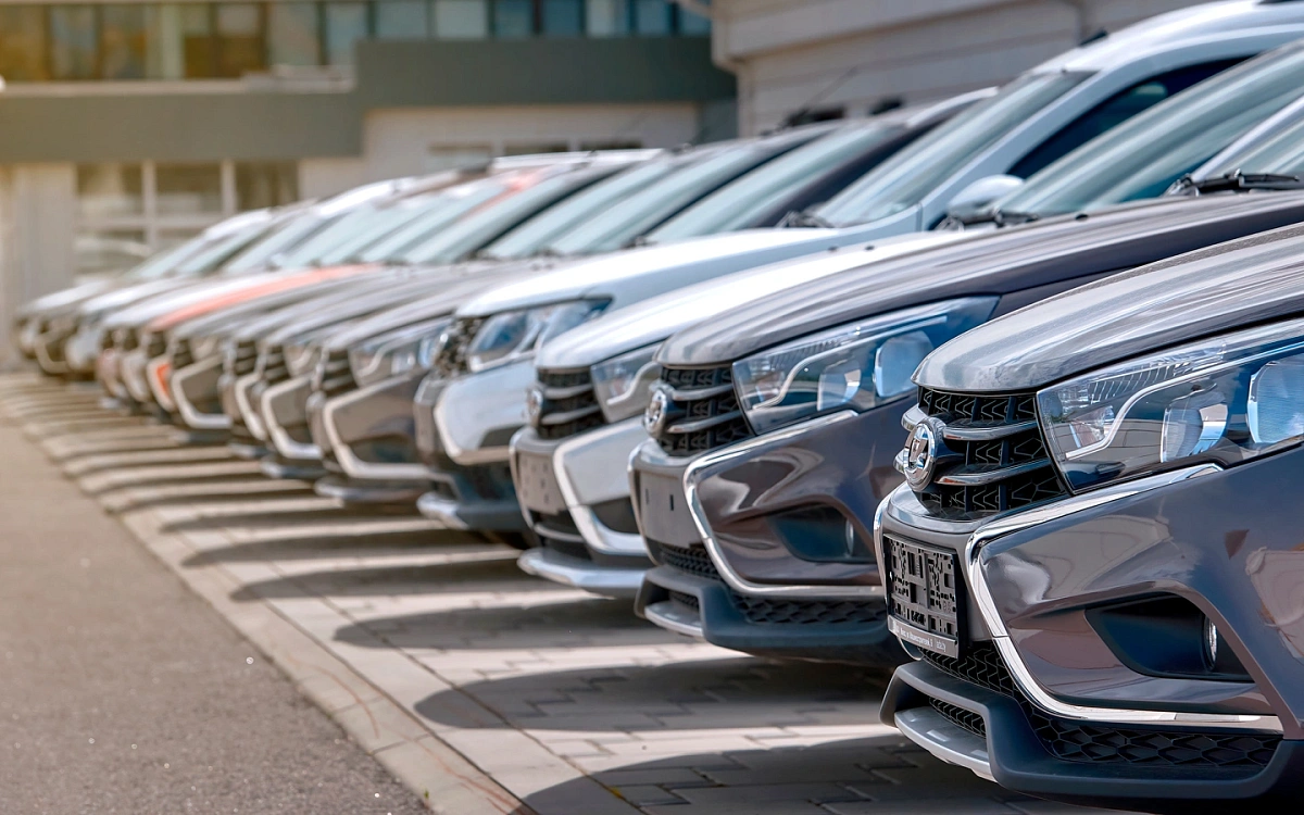 На автозаводе «АвтоВАЗ» число некомплектных автомобилей сократилось в ноябре 2023 года